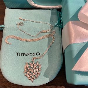 Tiffany & Co Paloma Picasso Olive Leaf Pendant